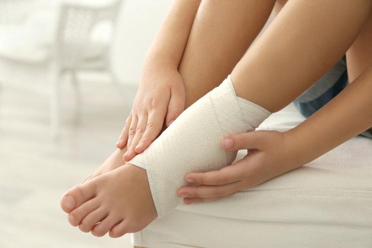 Phân biệt bong gân và căng cơ
