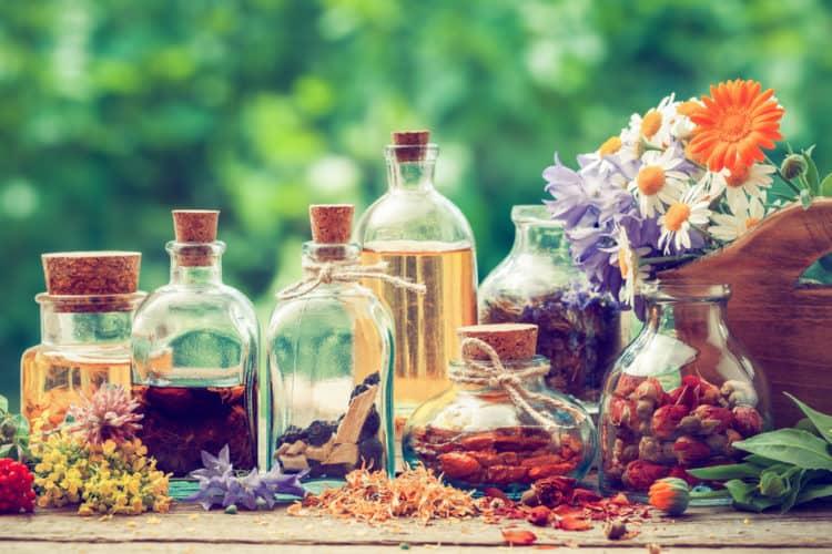Tinh dầu thiên nhiên: Vừa đa năng lại tốt cho sức khỏe!