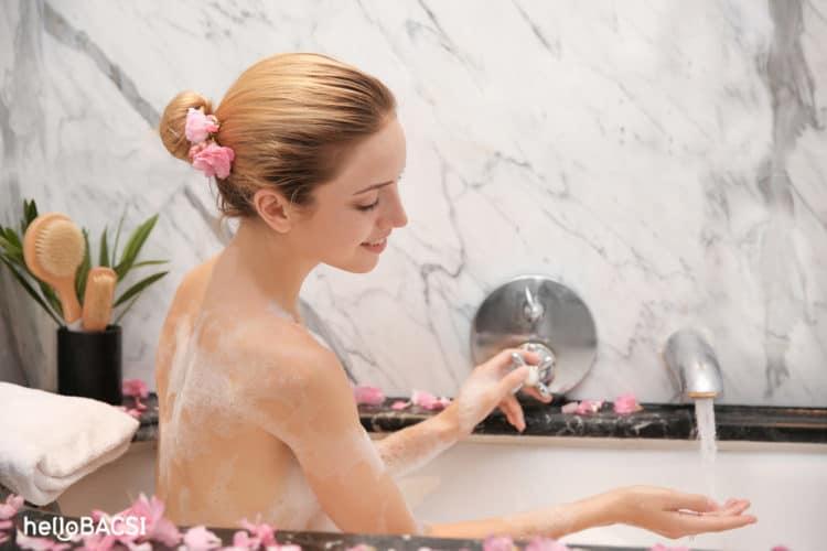 Dịch âm đạo là gì? Dịch tiết âm đạo thế nào là bất thường?