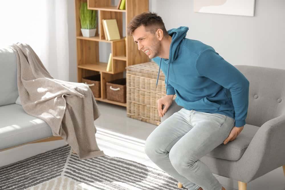 Chảy máu trực tràng có nguy hiểm không? Điều trị thế nào?