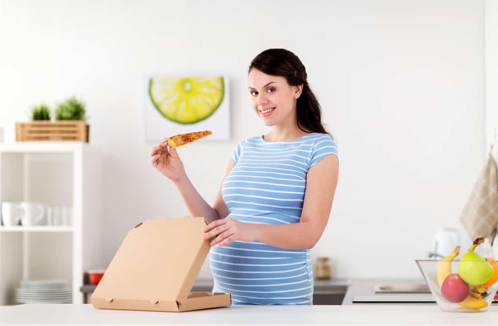 Bà bầu có được ăn pizza không? Những rủi ro mẹ cần lưu ý