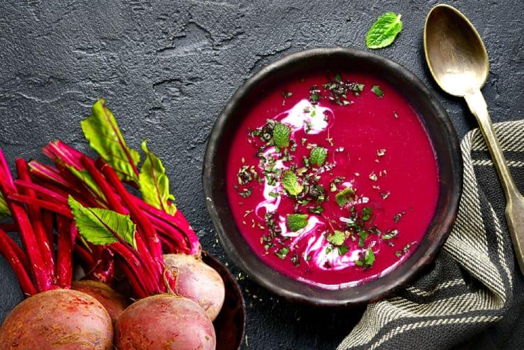 Bé mấy tháng ăn được củ dền? Củ dền có tác dụng gì với trẻ?