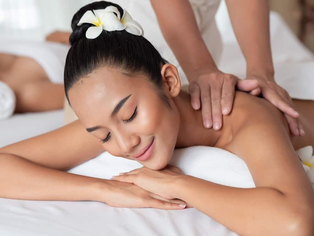 loi-ich-cua-viec-massage-sau-sinh