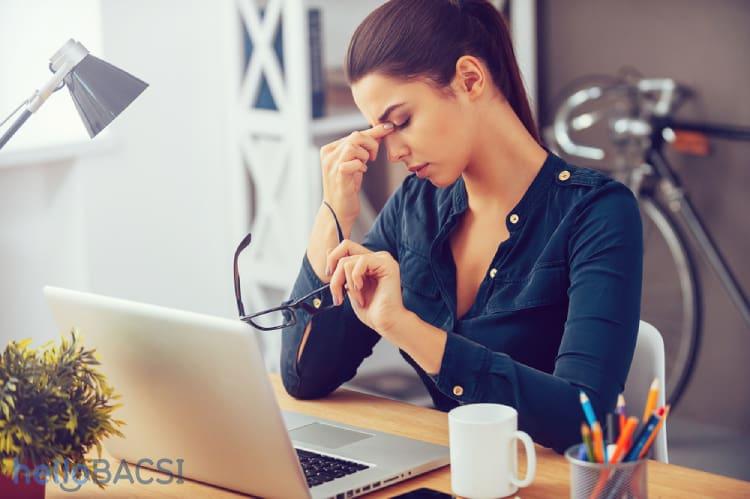Mắt nhìn thấy đốm đen (vẩn đục dịch kính) là bệnh gì?