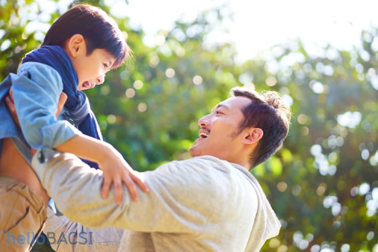 Dạy bé kỹ năng xử lý khi bị kẹt trong thang máy