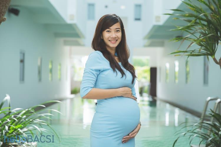 Sa tử cung khi mang thai nguy hiểm ra sao? Có sinh thường được không?