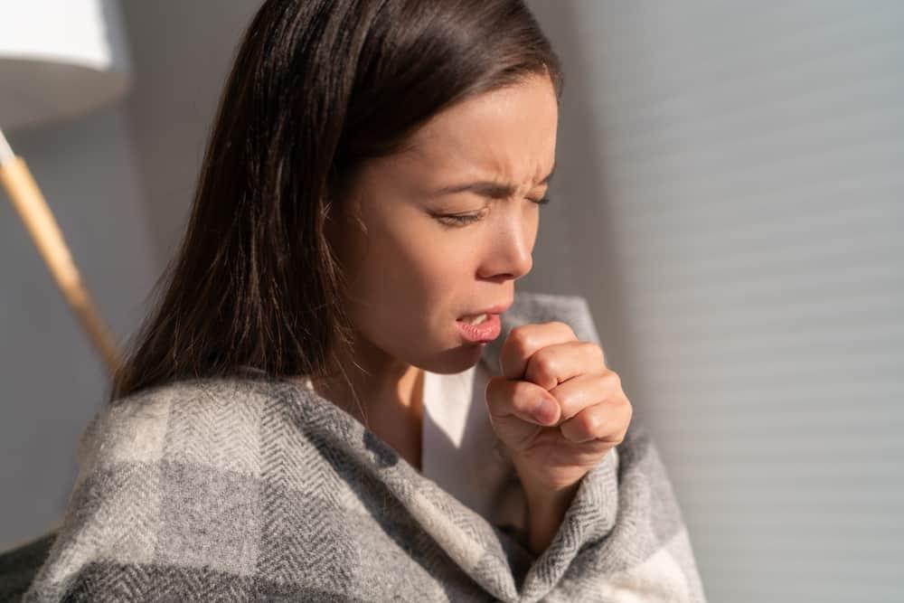 Ho khan là gì? Nguyên nhân, Triệu chứng & Điều trị