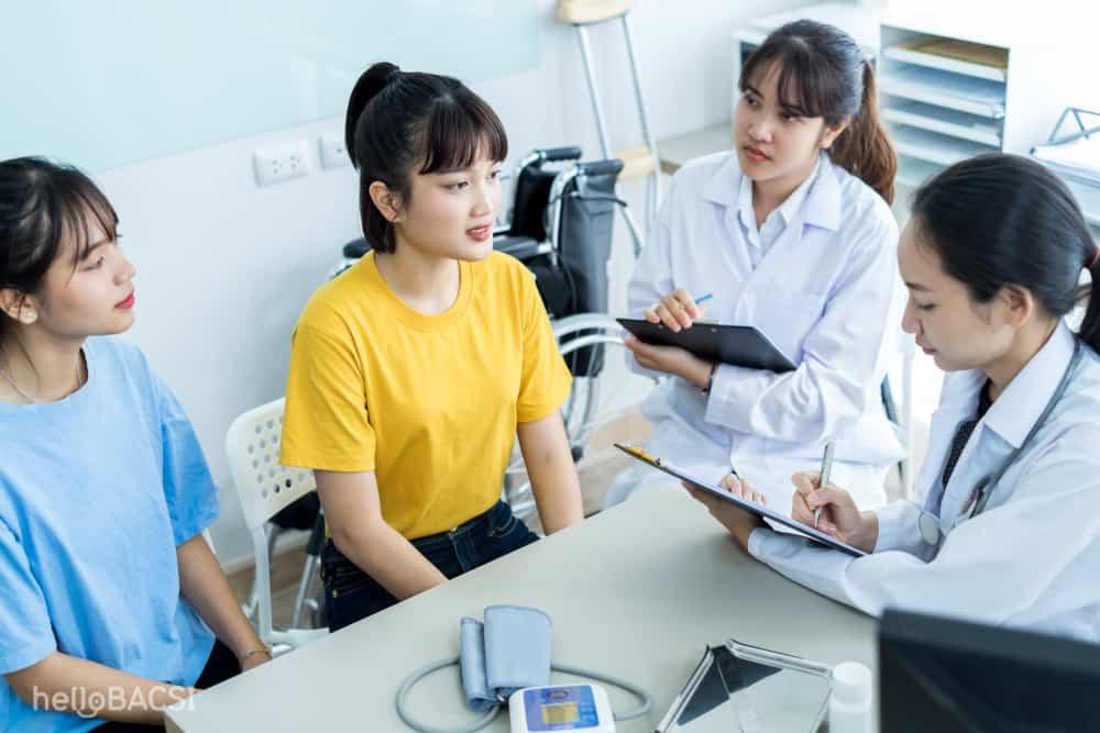 Mách bạn cách đặt câu hỏi thông minh cho bác sĩ