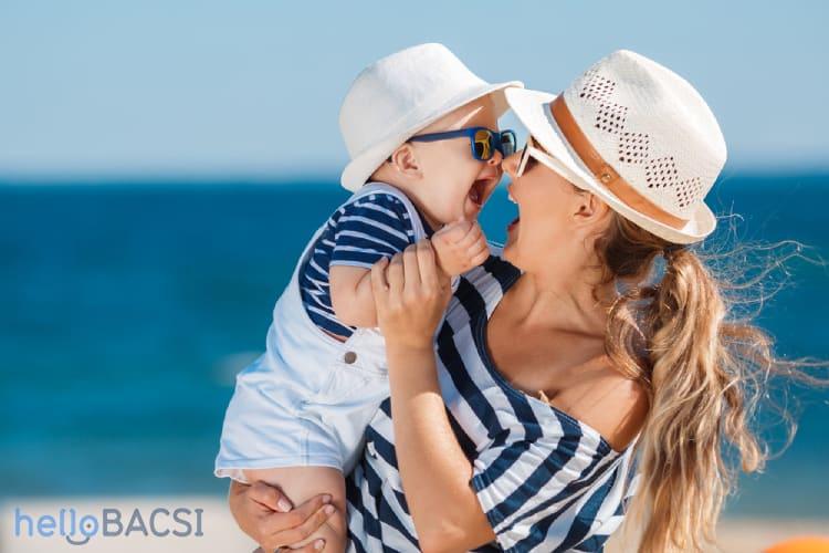 Mách mẹ cách chăm sóc trẻ bị viêm tai giữa