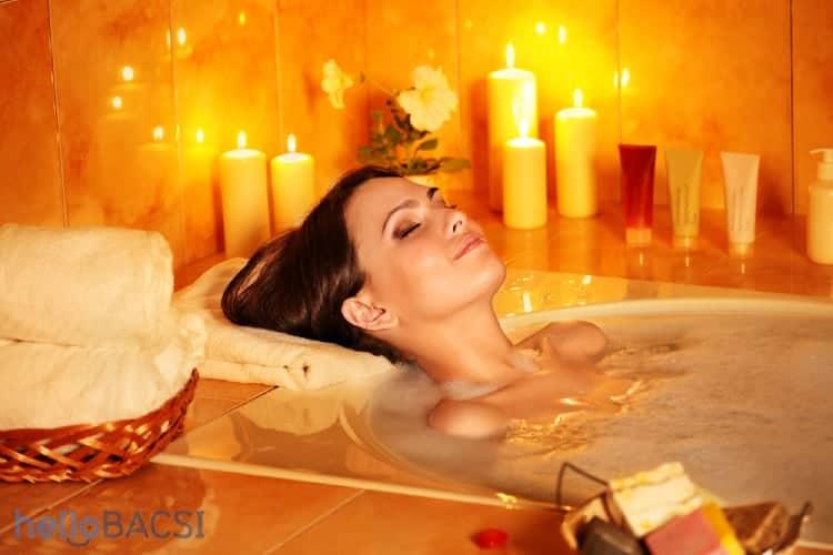 Sốt siêu vi có tắm được không? Cách vệ sinh cơ thể khi bị sốt bạn nên biết