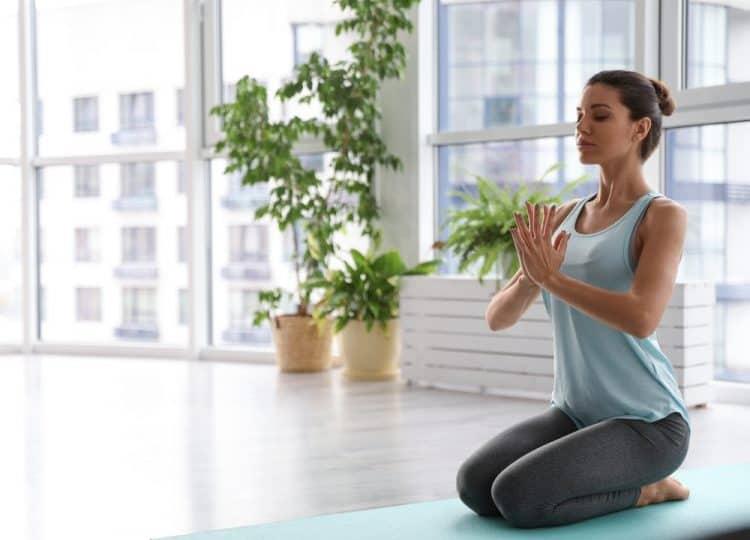 Tư thế sấm sét giúp bạn thư giãn và đẹp dáng