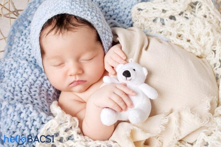 Vì sao trẻ sơ sinh bị hắt hơi nhiều? Cách khắc phục hiệu quả