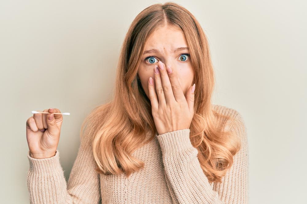 Ráy tai có mùi hôi: Nguyên nhân do đâu, khắc phục thế nào?