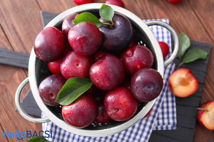 Mách mẹ cách làm siro mận thơm ngon cho bé giải nhiệt mùa nắng
