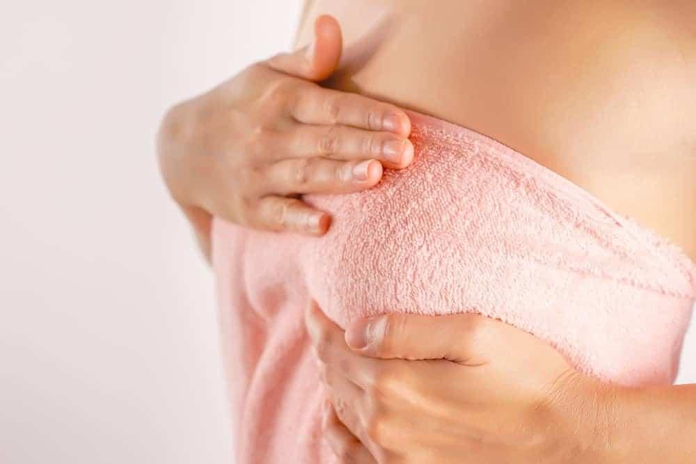Đau đầu ti cảnh báo điều gì? Có phải là dấu hiệu của ung thư?