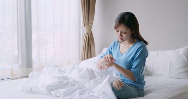 Nhận biết sớm dấu hiệu đầu tiên của đau khớp ngón tay để điều trị