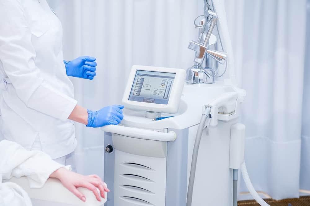 Tán sỏi niệu quản bằng tia laser: Ưu, nhược điểm và chi phí