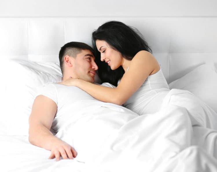 Bí quyết phòng the: 8 cách yêu thăng hoa cảm xúc cho cả hai