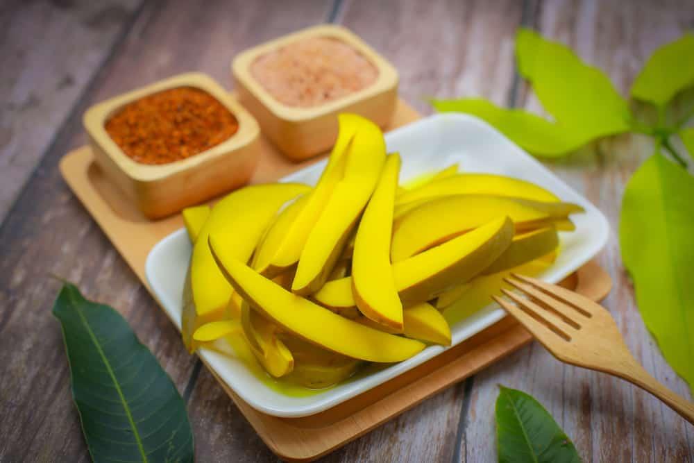 Thèm chua sinh con gì? Đoán giới tính thai nhi qua cảm giác thèm ăn