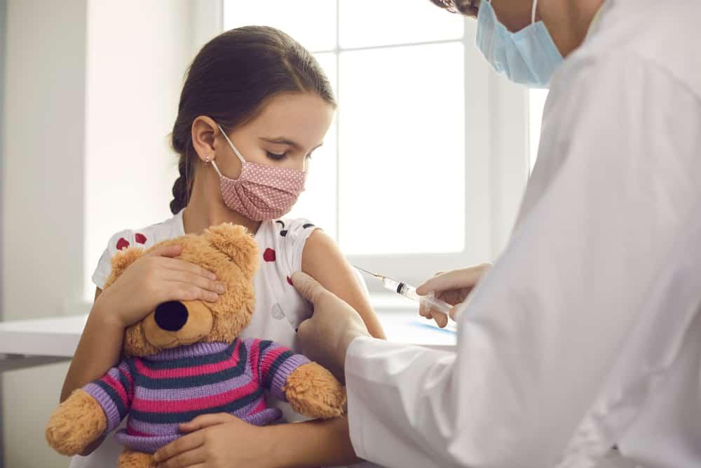 Tiêm phòng viêm màng não mô cầu: Những thông tin bạn cần biết