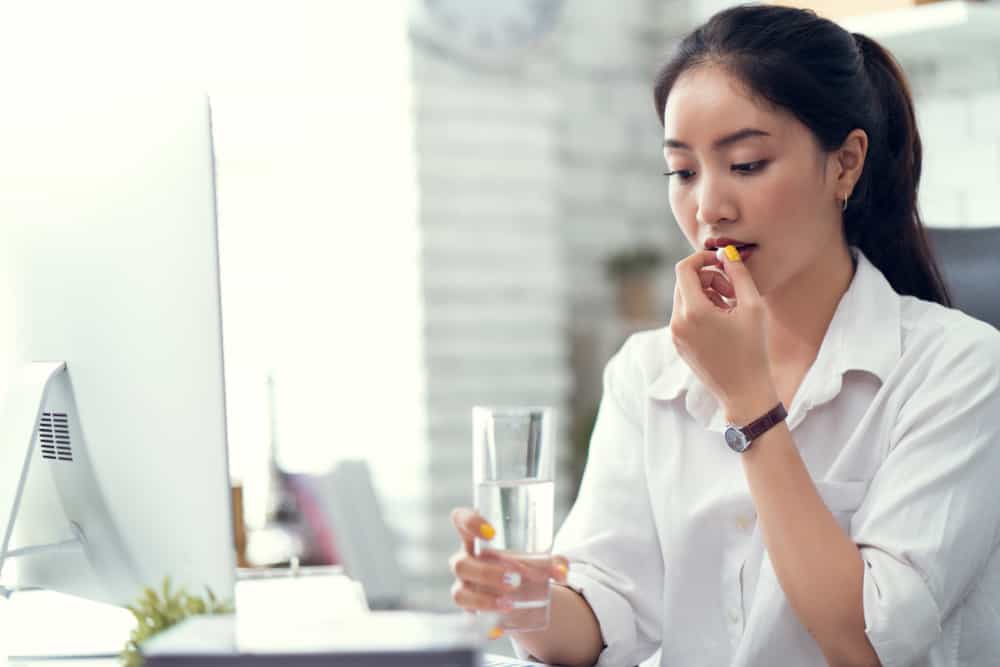 [Hỏi đáp cùng dược sĩ] Làm sao để uống thuốc xổ giun đúng cách?