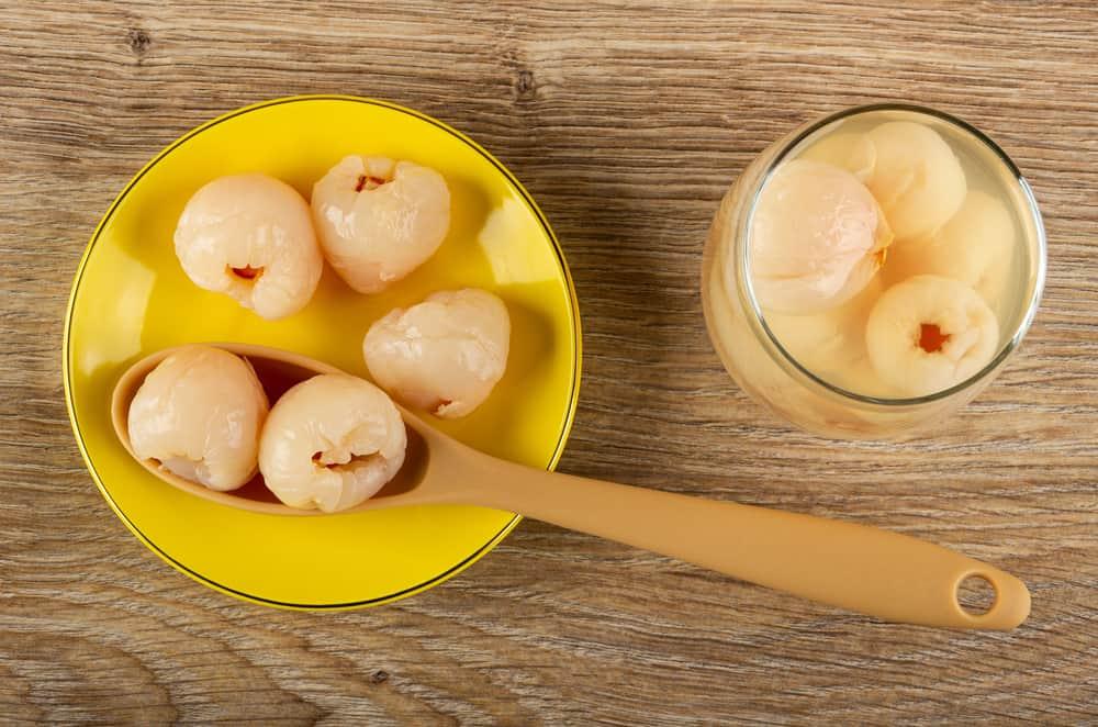 Bật mí cách làm vải ngâm đường để lâu và những món ngon cho bé!