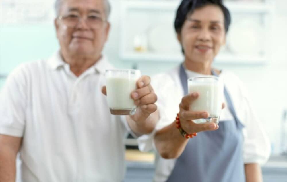 Sữa chống loãng xương giúp bổ sung dưỡng chất gì? Các tiêu chí lựa chọn