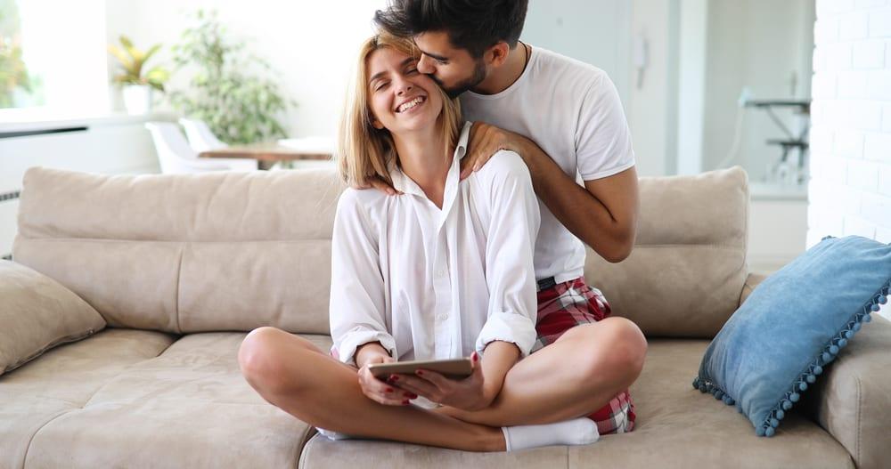 Massage huyệt đạo kích thích ham muốn để cuộc vui thêm thăng hoa  