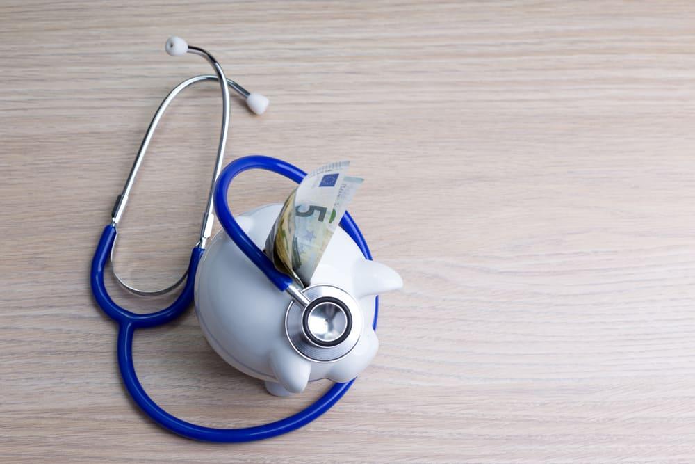 Chi phí mua bảo hiểm sức khỏe hiện nay là bao nhiêu?