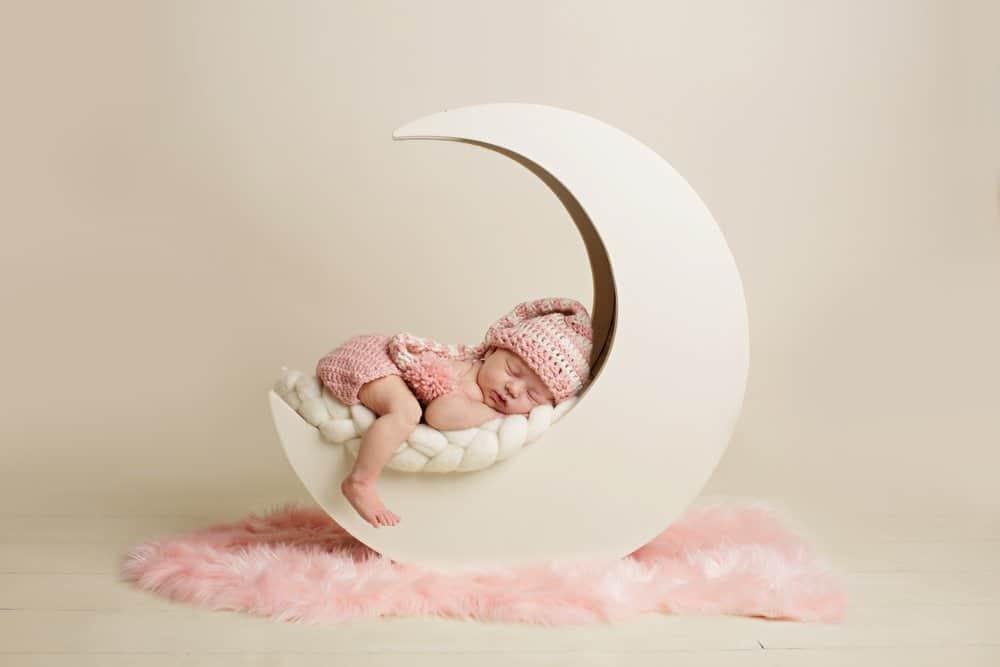 Trẻ sơ sinh bị nghẹt mũi về đêm, ba mẹ có nên lo lắng?