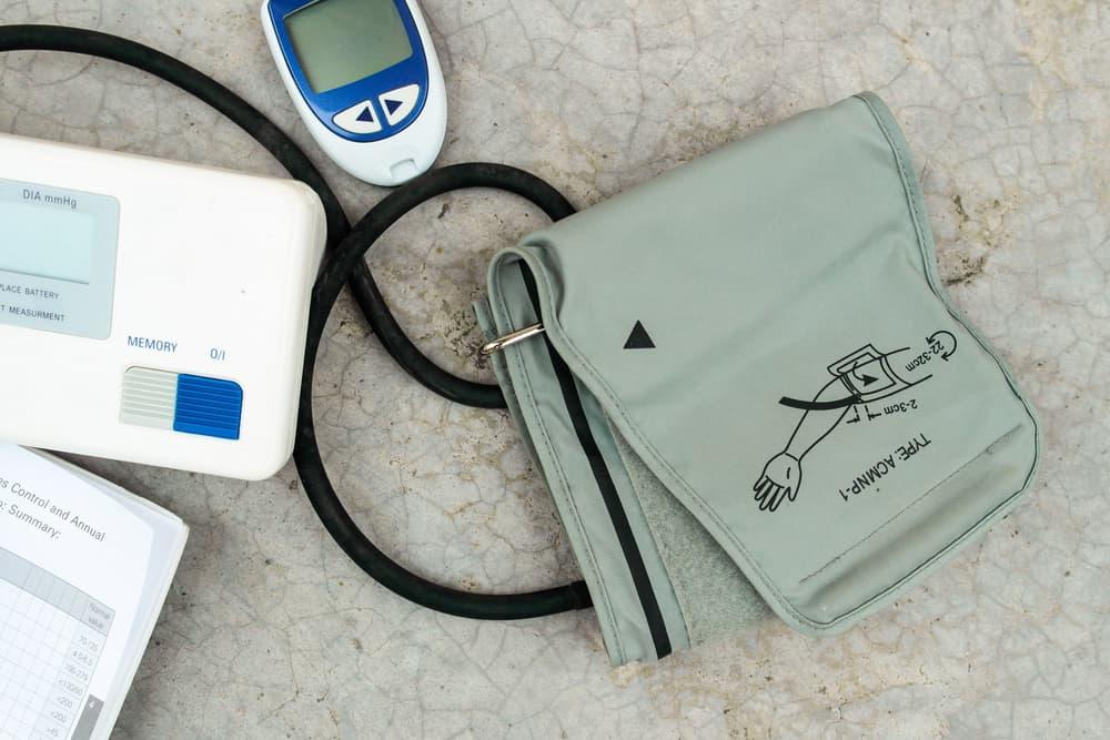 Phân biệt hạ đường huyết và tụt huyết áp chỉ trong 3 phút!