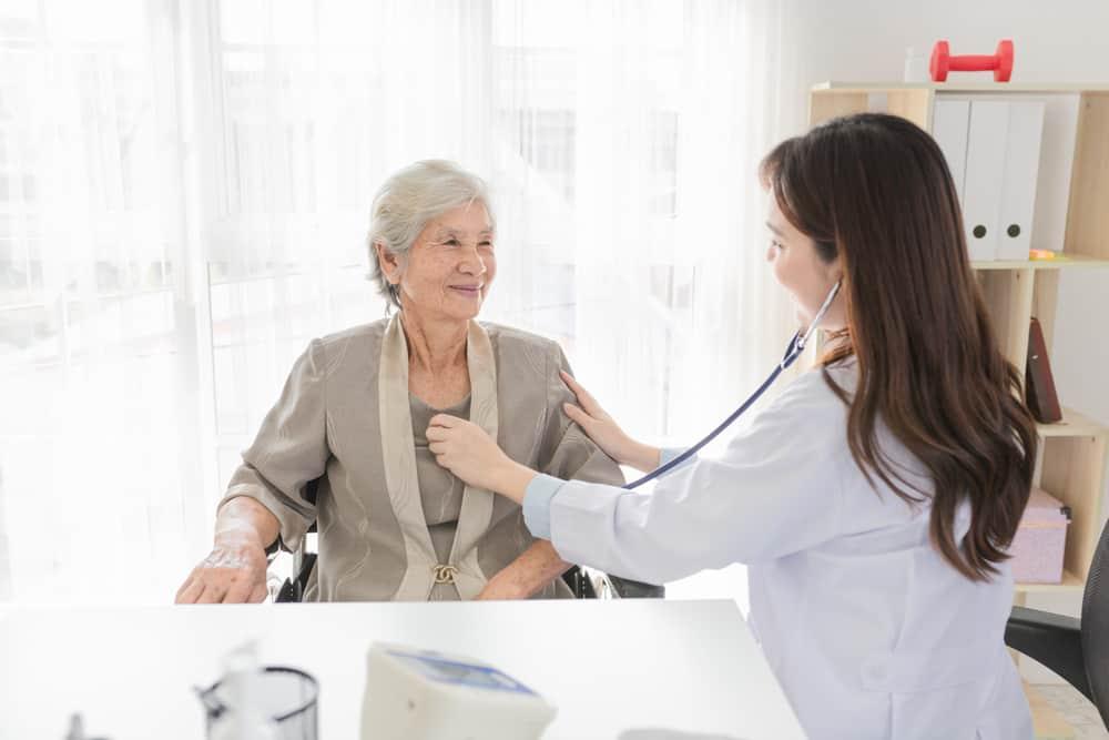 Cách điều trị tràn dịch màng phổi và những lưu ý cho người bệnh