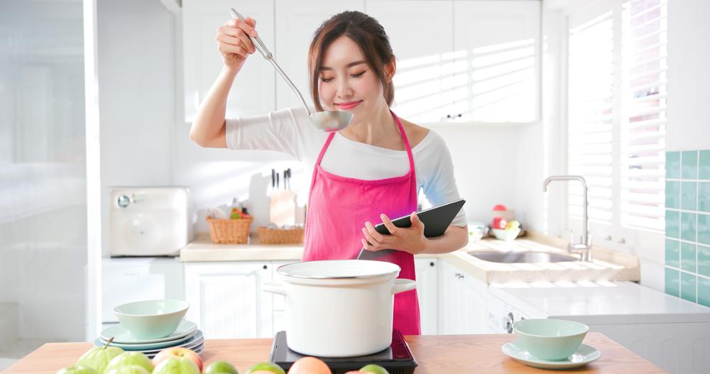 Mách mẹ 4 cách nấu súp gà cho bé thích mê, ăn hoài không ngán