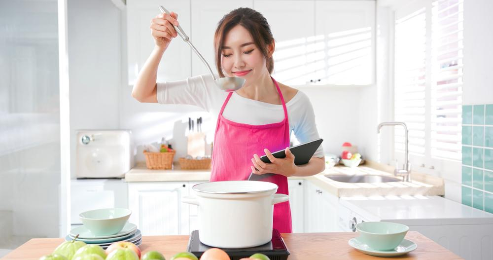 Mách mẹ 4 cách nấu súp gà cho bé thích mê, ăn hoài không ngán