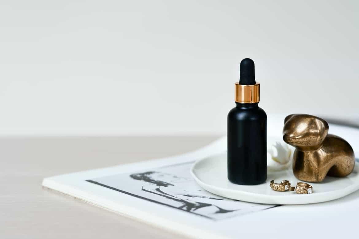 Niacinamide trong mỹ phẩm có công dụng gì đối với làn da?