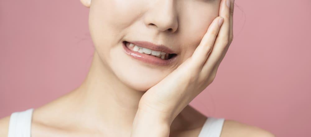 Tại sao bị nhiệt miệng liên tục? "Điểm mặt" 9 nguyên nhân thường gặp