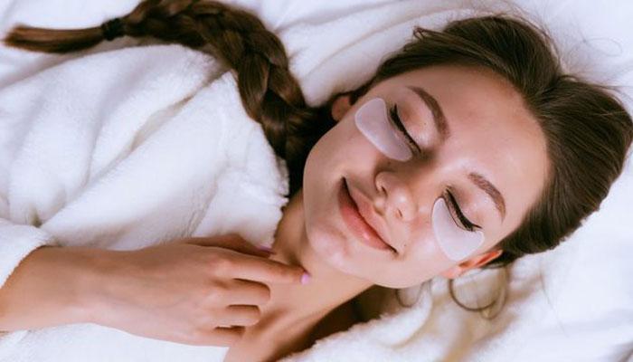 Mặt nạ ngủ liệu có gây mụn trên da dầu? Tìm hiểu 8 loại mặt nạ ngủ cho da dầu mụn