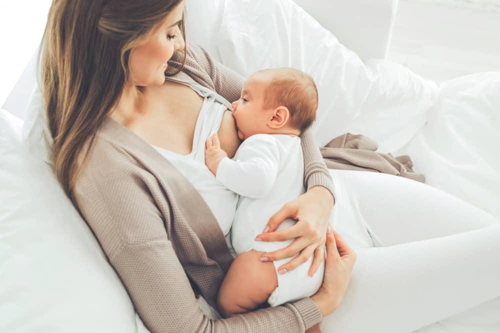Tác dụng của sữa non: Vắc xin tự nhiên dành cho trẻ sơ sinh và trẻ nhỏ