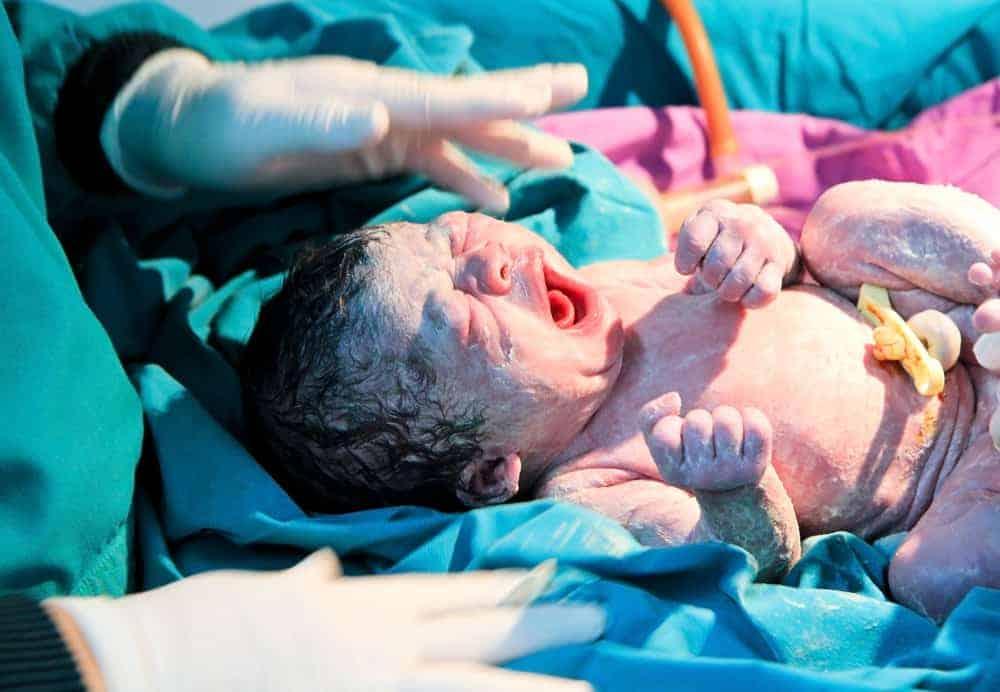 Hỏi đáp Bác sĩ: Phụ nữ sau sinh mổ bao lâu thì quan hệ được?