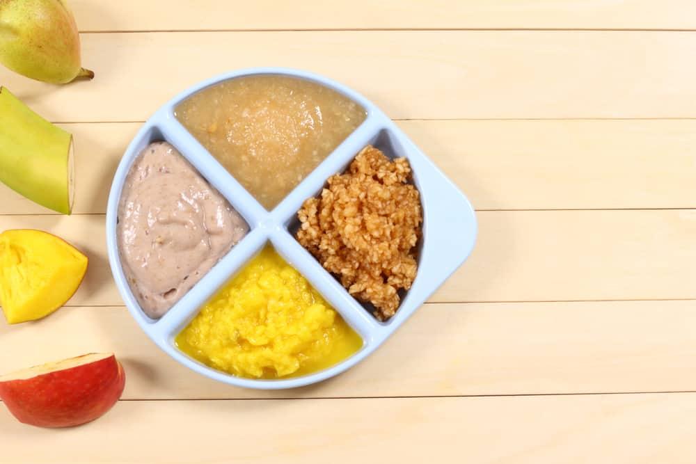 Mẹ đảm chuẩn bị thực đơn cho bé bắt đầu ăn dặm bao gồm những gì?