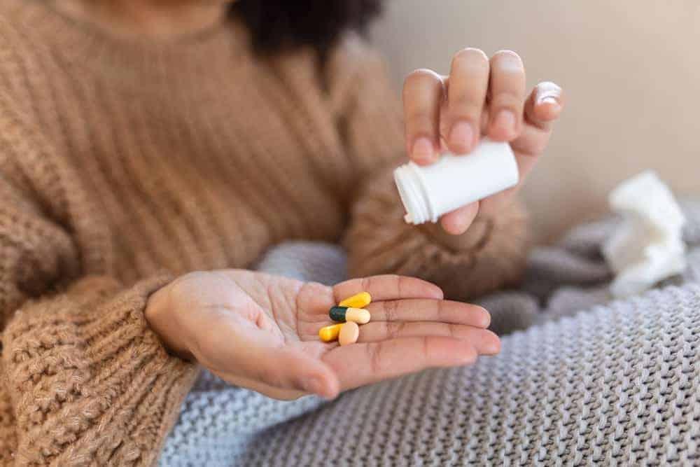 Hỏi đáp Dược sĩ: Uống thuốc hạ sốt mà không hạ phải làm sao?