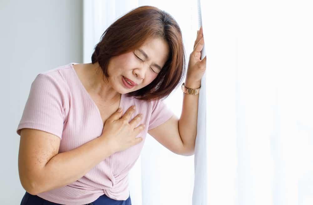 Đau cơ liên sườn do căng cơ là gì? Uống thuốc gì thì khỏi?