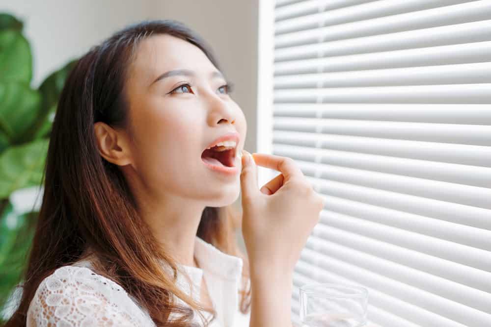 uong-vitamin-a-truoc-hay-sau-bua-an