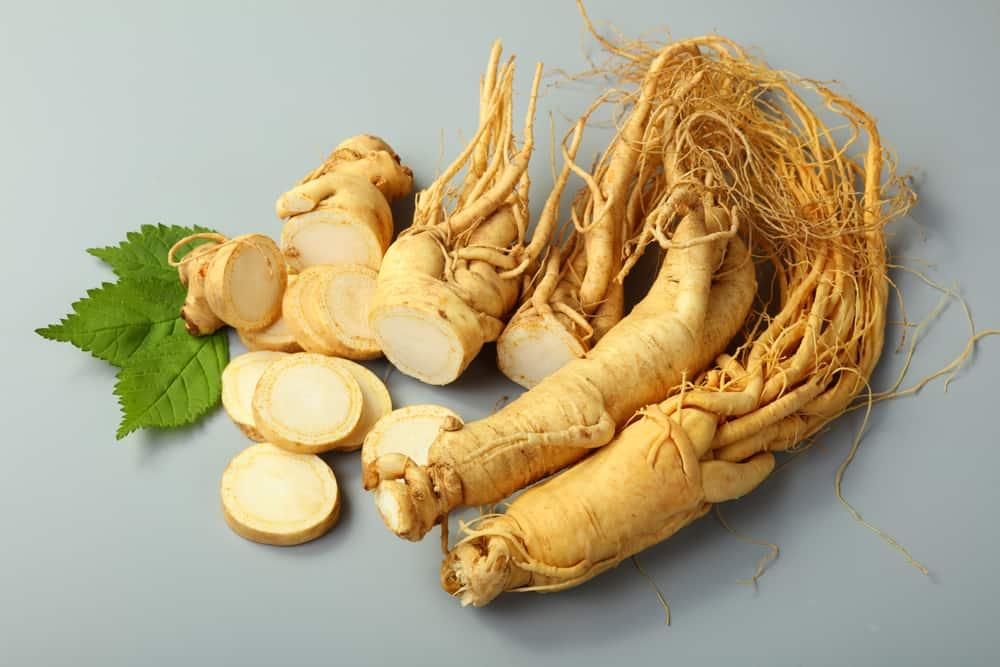 hoi-dap-bac-si-nhan-sam-co-tac-dung-gi-dung-nhan-sam-cho-benh-nhan-hau-covid-19-ra-sao