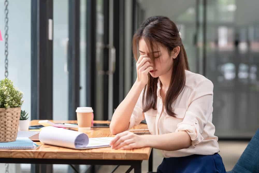Nguyên nhân gây nhức dọc sống mũi đau đầu và các cách xử trí