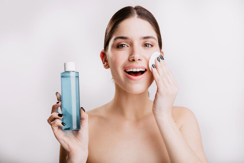 Review nước tẩy trang không cồn: Top 9 nước tẩy trang phù hợp với các tình trạng của da