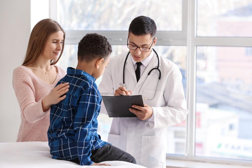 Gãy xương đòn ở trẻ em: Bạn đã biết cách chăm sóc trẻ tại nhà?