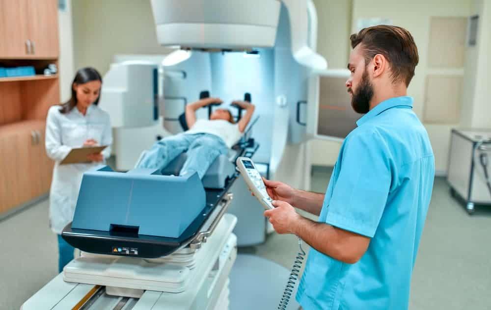 Xạ trị sống được bao lâu và làm sao để kéo dài tuổi thọ?