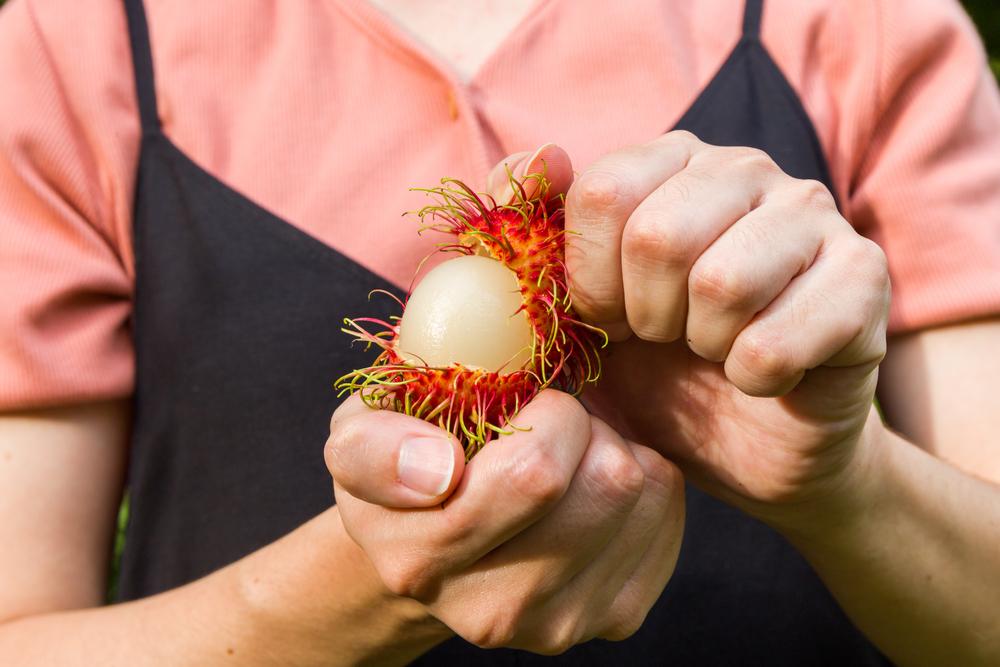 Tác hại của chôm chôm: Ai không nên ăn loại quả này?