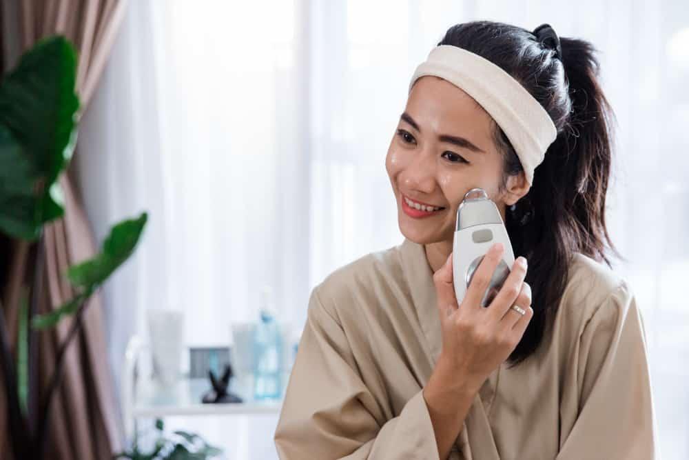 Máy nâng cơ mặt có thực sự hiệu quả? Top 6 máy nâng cơ mặt cầm tay phổ biến hiện nay